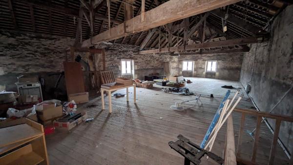 Immeuble commerces - St Secondin