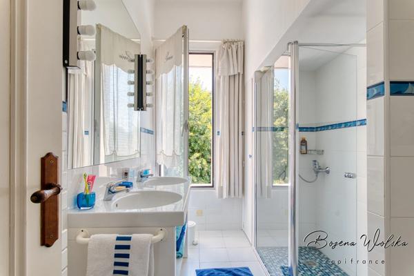 Maison de charme - T6 à vendre avec jardin, piscine, garage et atelier à Istres ( 13)