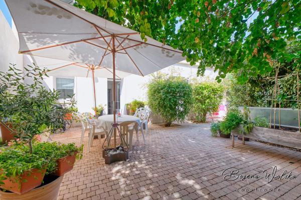 Maison de charme - T6 à vendre avec jardin, piscine, garage et atelier à Istres ( 13)