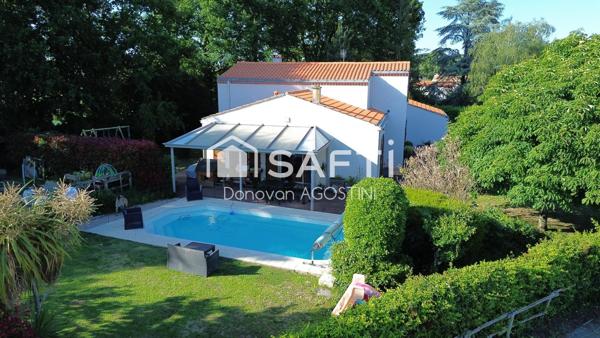 Au fond d'une impasse : 158 m², piscine et garage