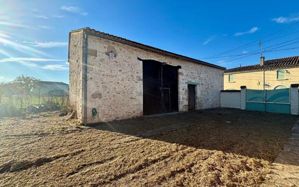 Maison à vendre    2 pièces •  Vélines