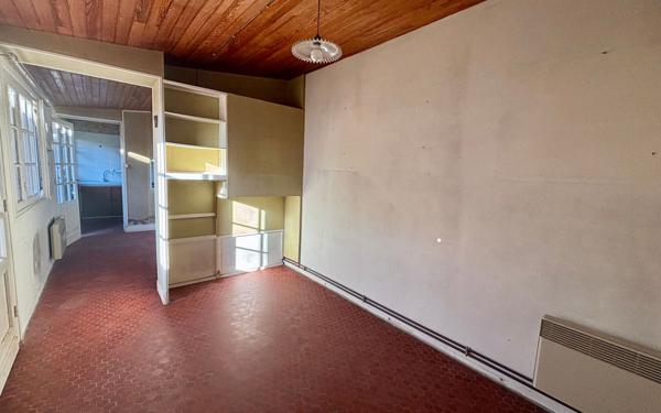 Maison à vendre    2 pièces •  Vélines