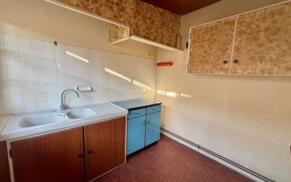 Maison à vendre    2 pièces •  Vélines