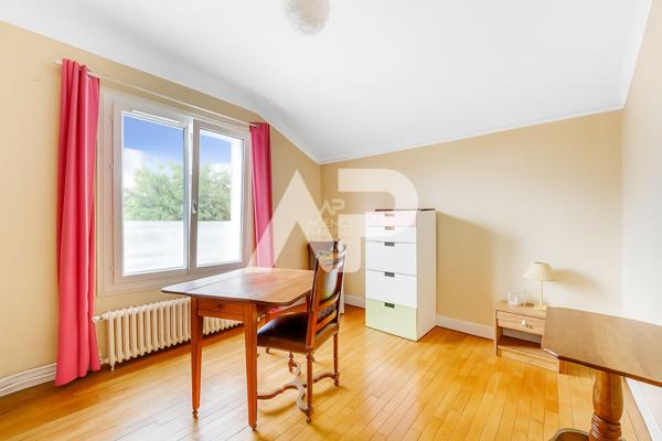 SEVRES CROIX BOSSET- MAISON FAMILIALE 1 245 000 € **  - Référence  554-S