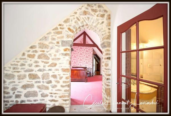 Saint-Aubin-des-Préaux (50380) ST AUBIN DES PREAUX - 5 KM de la plage de Kairon. Maison pierre 202 m² - 5 chbres - Terrain 1565 m²