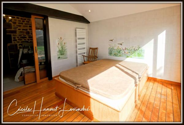 Saint-Aubin-des-Préaux (50380) ST AUBIN DES PREAUX - 5 KM de la plage de Kairon. Maison pierre 202 m² - 5 chbres - Terrain 1565 m²