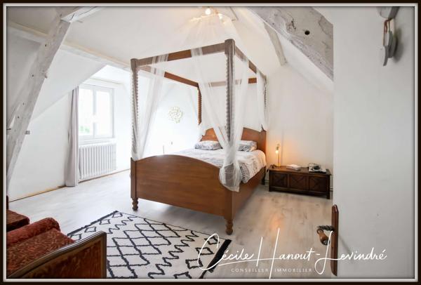 Saint-Aubin-des-Préaux (50380) ST AUBIN DES PREAUX - 5 KM de la plage de Kairon. Maison pierre 202 m² - 5 chbres - Terrain 1565 m²