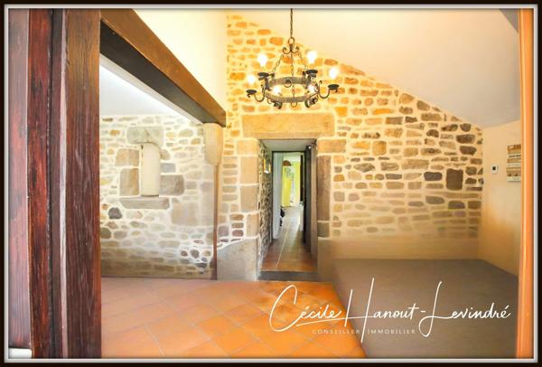 Saint-Aubin-des-Préaux (50380) ST AUBIN DES PREAUX - 5 KM de la plage de Kairon. Maison pierre 202 m² - 5 chbres - Terrain 1565 m²