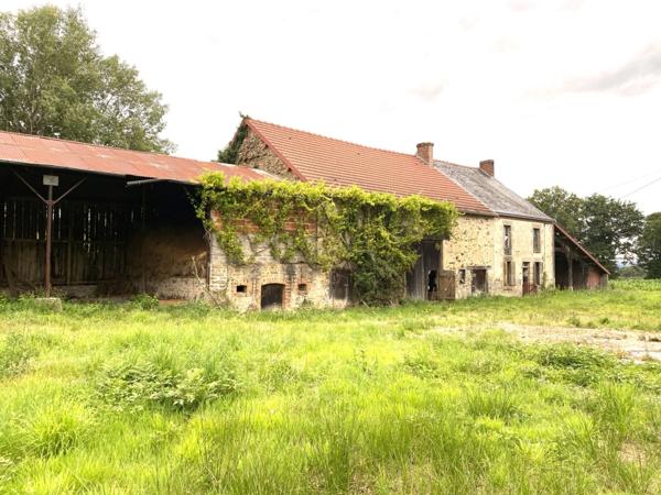 EN EXCLUSIVITE ! Ancien corps de ferme de 200m² à restaurer sur plus de 3,2 hectares de terrain 76 000 €