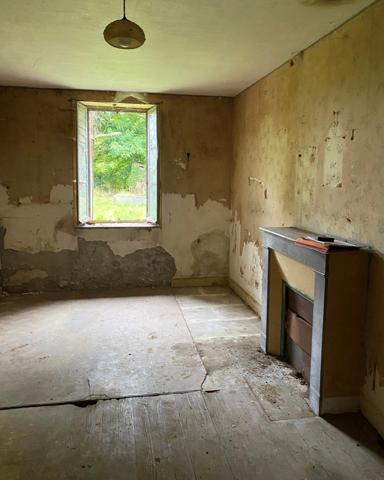 EN EXCLUSIVITE ! Ancien corps de ferme de 200m² à restaurer sur plus de 3,2 hectares de terrain 76 000 €