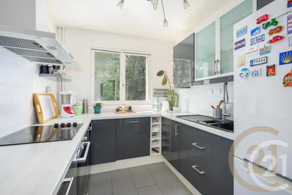 Appartement F4 à vendre  4 pièces - 73,60 m 2   YERRES  - 91