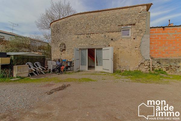 Maisonnette 2 pièces en duplex avec petit extèrieur