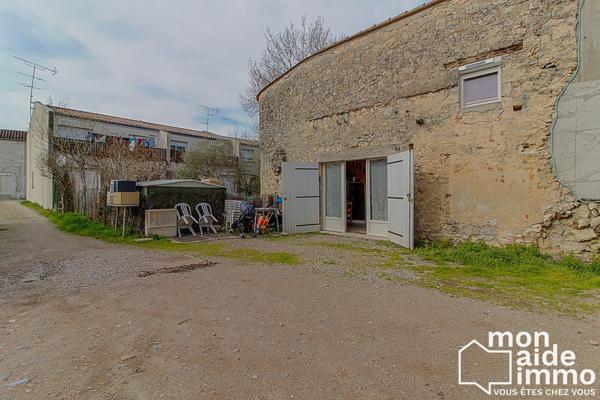 Maisonnette 2 pièces en duplex avec petit extèrieur