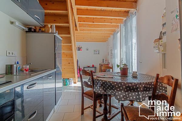 Maisonnette 2 pièces en duplex avec petit extèrieur