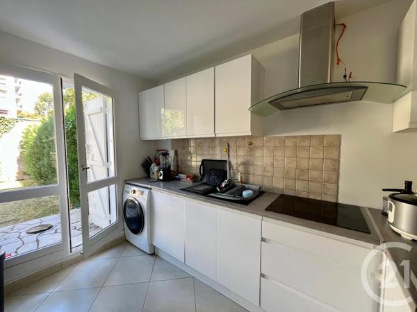 Maison à vendre  5 pièces - 92,29 m 2   EVRY  - 91