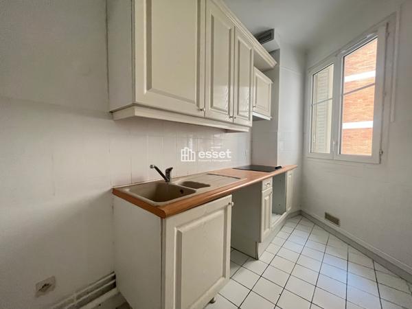 Location Appartement 3 pièces 82.8 m² - Paris 75015