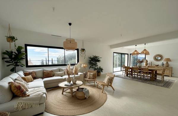 Propriété d’exception avec vue mer - LES ISSAMBRES (83)