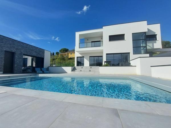 Maison à vendre    6 pièces •  Corbarieu