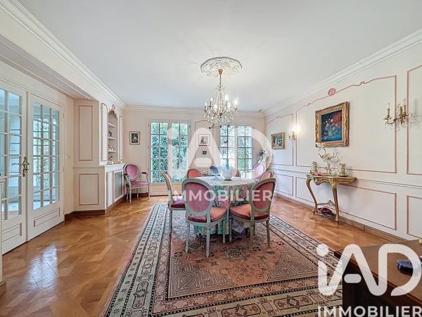 Maison à vendre 12 pièces 368 m² Roissy-en-Brie