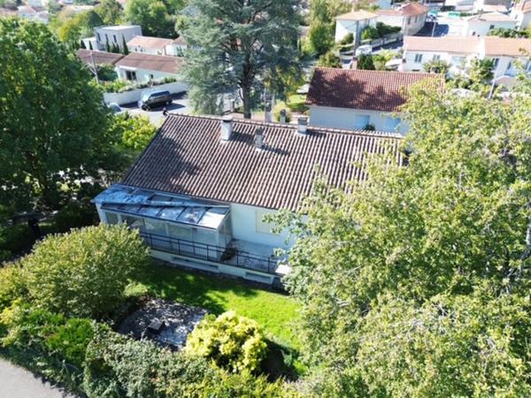 Ensemble de 2 Logements Idéal pour nouveau projet.