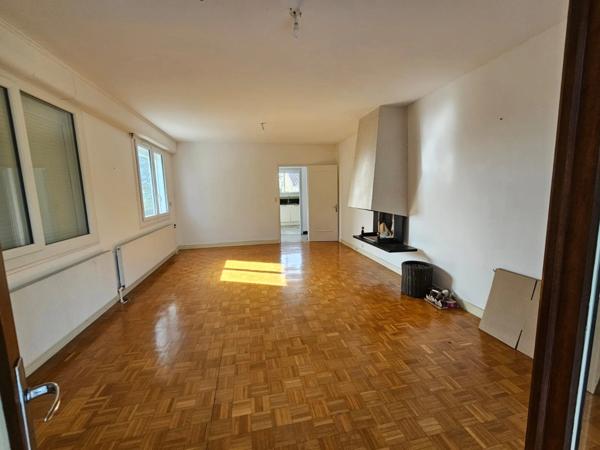 Ensemble de 2 Logements Idéal pour nouveau projet.