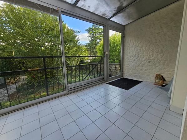 Ensemble de 2 Logements Idéal pour nouveau projet.