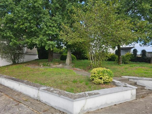 Ensemble de 2 Logements Idéal pour nouveau projet.