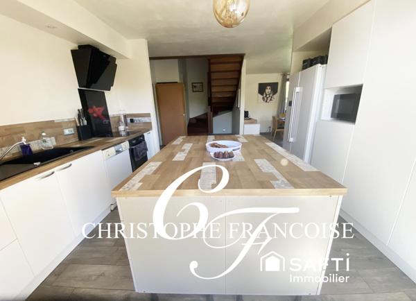 Maison 4 chambres de 200 m2. Posez vos valises !