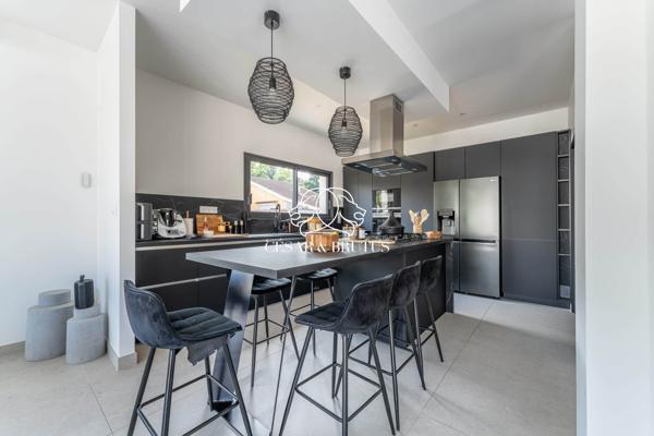 MAISON CONTEMPORAINE 2021