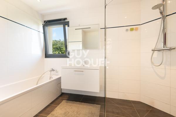 MAISON À VENDRE DE 8 PIÈCES DE 206,00 M²
