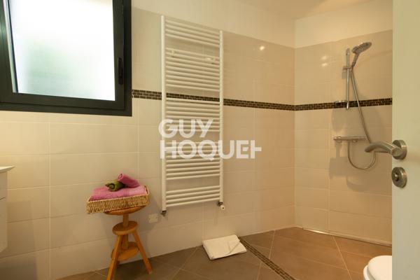 MAISON À VENDRE DE 8 PIÈCES DE 206,00 M²