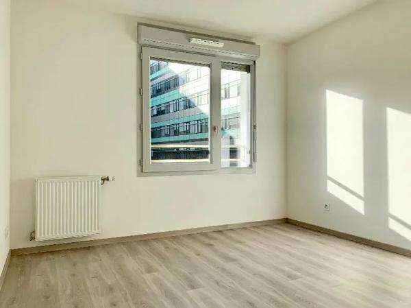 Appartement à louer 3 pièces 61.83m² Vaulx-en-Velin (69120)