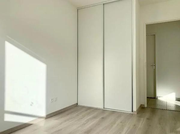 Appartement à louer 3 pièces 61.83m² Vaulx-en-Velin (69120)