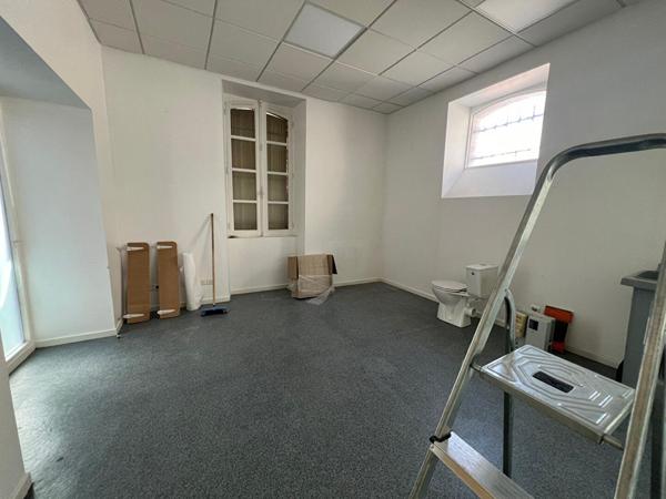 LOCAL PROFESSIONNEL DE 140M²