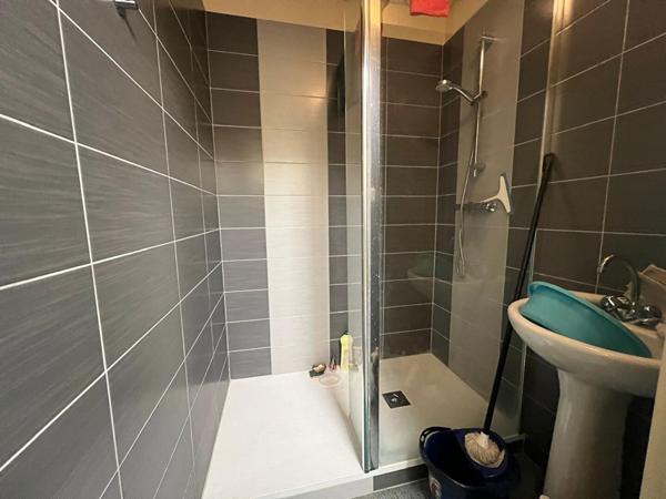 LOCAL PROFESSIONNEL DE 140M²