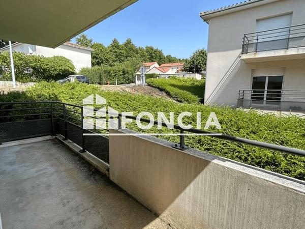 Location Appartement 2 pièces 49.8 m² - 13 PLACE PAUL VERLAINE Cholet 49300