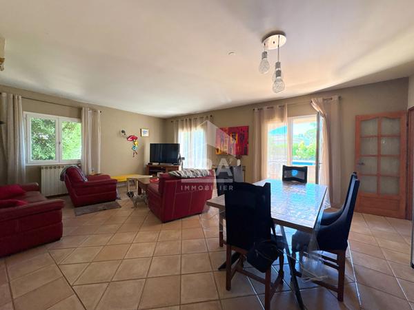 A VENDRE 13860 PEYROLLES EN PROVENCE MAISON PLAIN PIED TYPE 4 PIECES D'ENVIRON 118M² AVEC GARAGE ET JARDIN