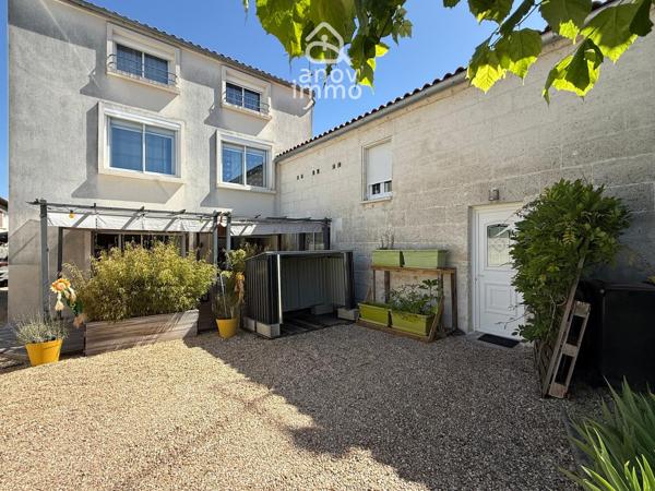 Maison
                                                                                                                                                                                                                                                                                                                        10 pièce(s)                                                                                                                                                                                                          6 chambre(s)                                                                                                                                                                                                          200  m²
