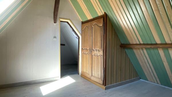 Maison
                                                                                                                                                                                                                                                                                                                        8 pièce(s)                                                                                                                                                                                                          3 chambre(s)                                                                                                                                                                                                          160  m²