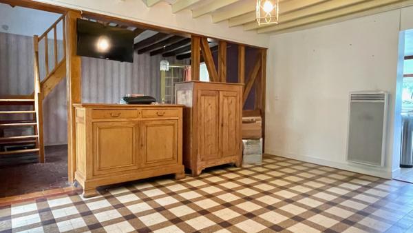 Maison
                                                                                                                                                                                                                                                                                                                        8 pièce(s)                                                                                                                                                                                                          3 chambre(s)                                                                                                                                                                                                          160  m²