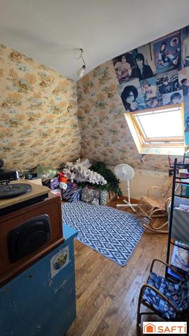 Maison T6 avec cour à rénover