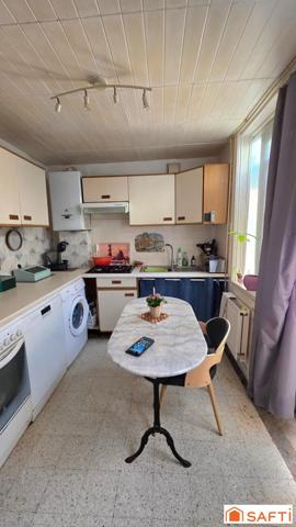 Maison T6 avec cour à rénover