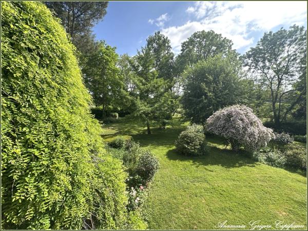 Courville-sur-Eure Maison familiale de 155 m², terrain arboré de 8317 m². Cadre exceptionnel et fort potentiel !