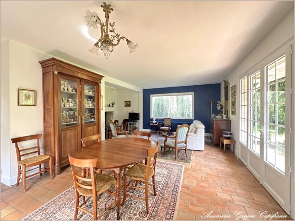 Courville-sur-Eure Maison familiale de 155 m², terrain arboré de 8317 m². Cadre exceptionnel et fort potentiel !