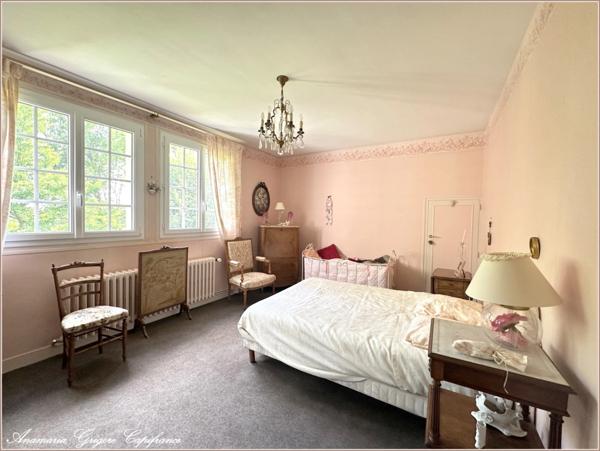 Courville-sur-Eure Maison familiale de 155 m², terrain arboré de 8317 m². Cadre exceptionnel et fort potentiel !