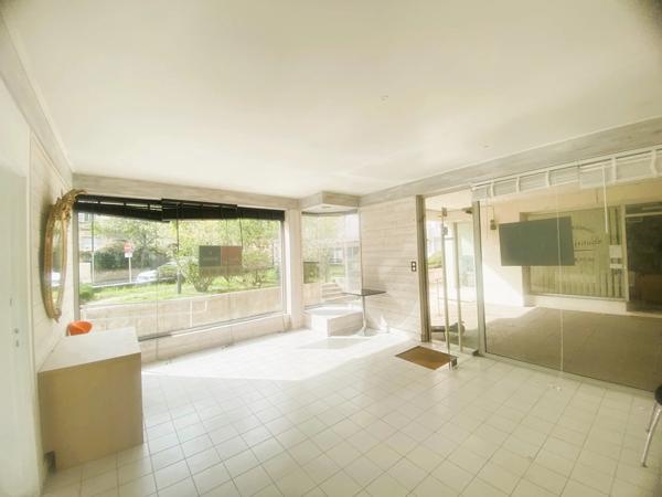 03200 VICHY - LOCAL COMMERCIAL-2 PIECES COEUR DE VILLE-