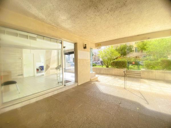 03200 VICHY - LOCAL COMMERCIAL-2 PIECES COEUR DE VILLE-