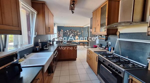 Maison à SAINT-MELOIR-DES-ONDES, 35350 - 6 pièces 133m²