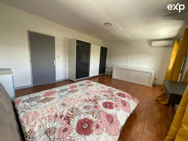 Maison familiale de 8 pièces avec piscine au centre ville du Tampon