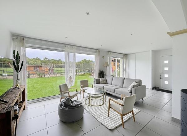 Maison à vendre avec presque 12 000m2 de terrain